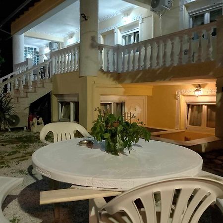 Plaza Apartments Nea Vrasna Luaran gambar